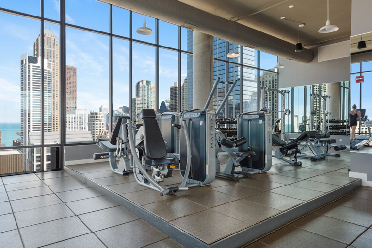 Room 3, Mag Mile Retreat Stunning Views High-end 2BR, Cook