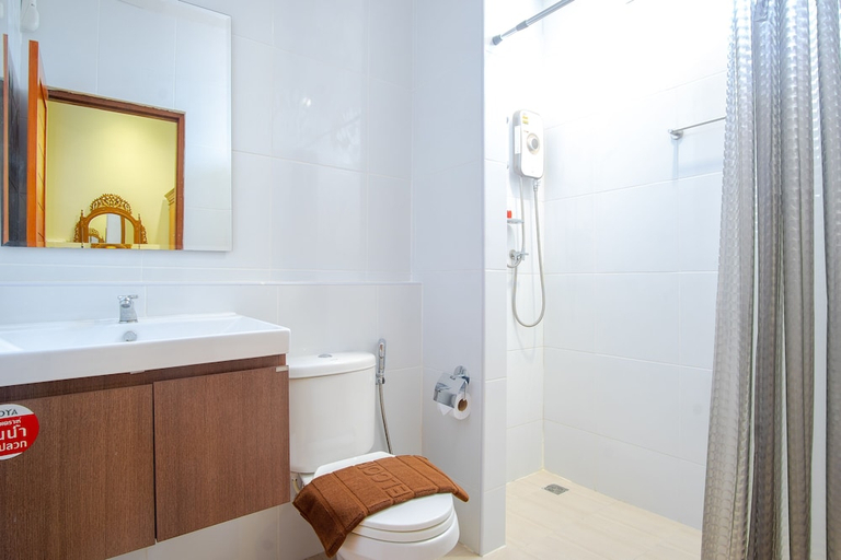 Bathroom 4, Prayai Changthai Resort, Pulau Phuket