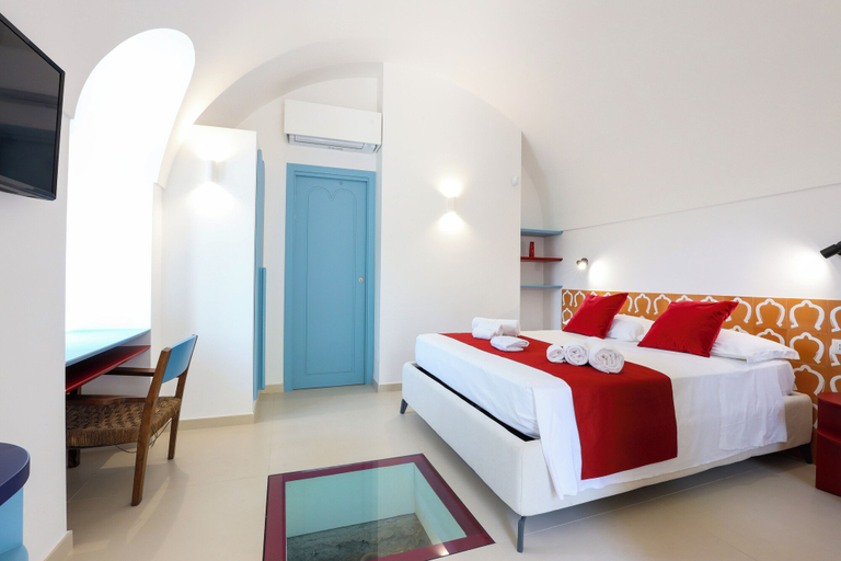 Room 4, Elegant Villa In Anacapri | Infinity Pool & Design, Napoli