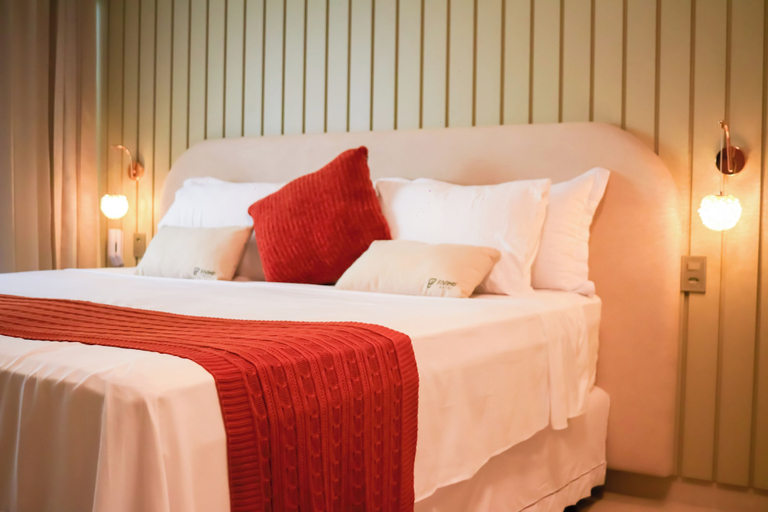 Room 4, Farms Hotel, Coribe