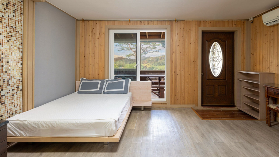 Bedroom 3, Hongcheon Byeolkaem Kidspulbilla, Chuncheon