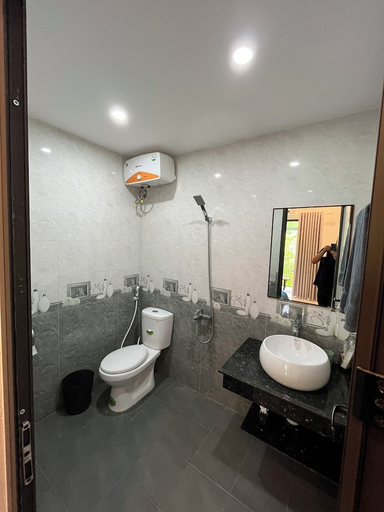 Bathroom, Asahi Luxstay - Muong Sang Retreat, Mộc Châu