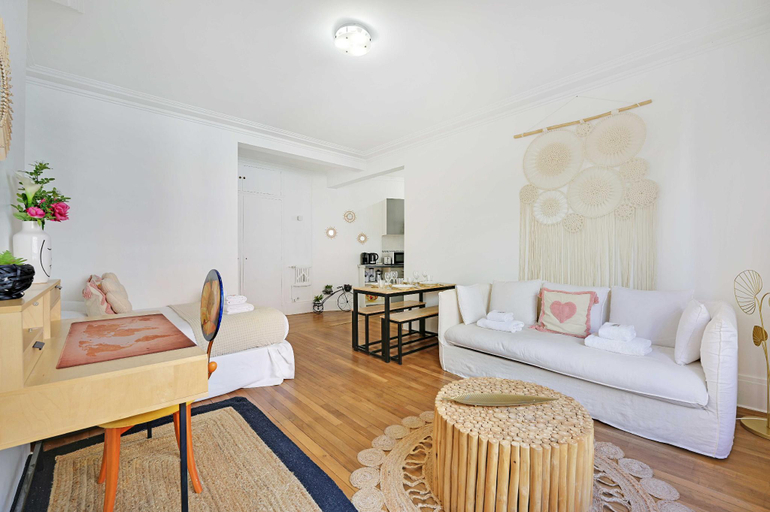 Others 2, Charming apartment -4P- Near Arc de Triomphe , Paris