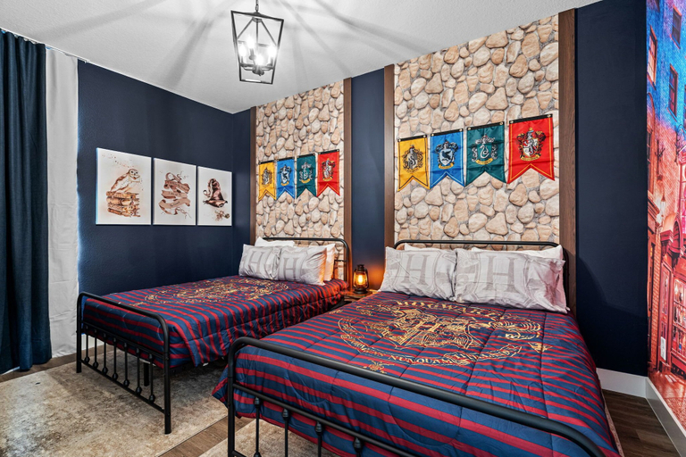 Room 5, Modern Retreat With Themed Bedrooms Pool, Osceola