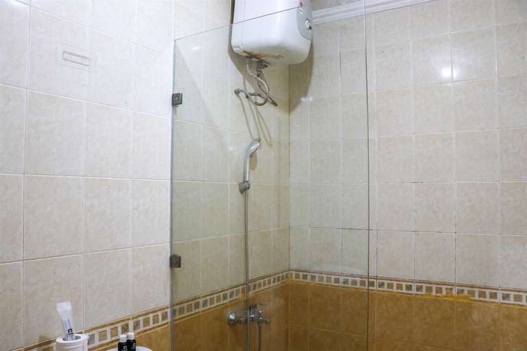 Bathroom 3, Best Choice And Nice 1Br At Grand Palace Kemayoran Apartment, Jakarta Pusat