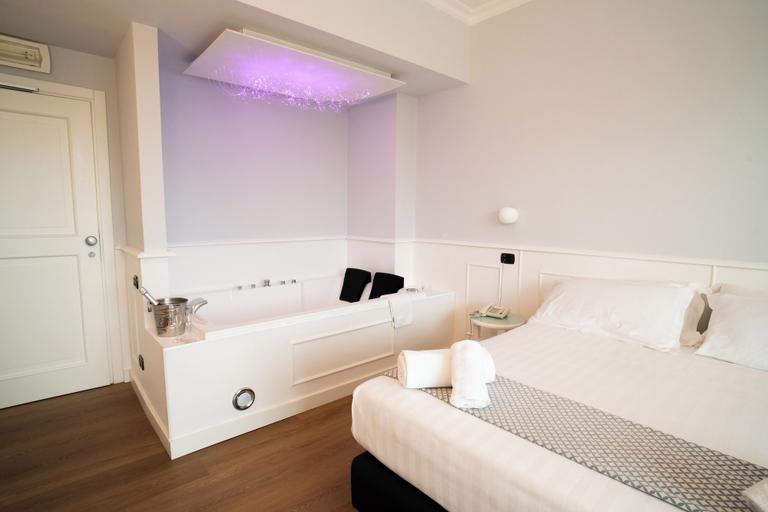 Bedroom 4, Hotel Barbarella, Napoli
