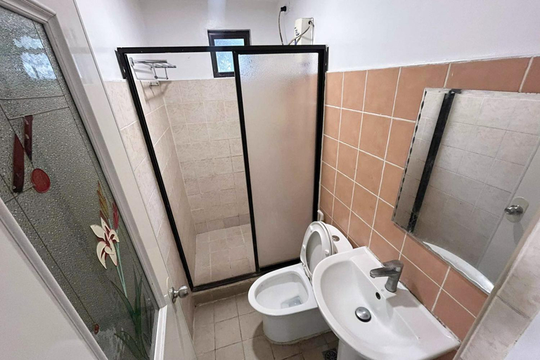 Bathroom 3, Tagaytay Haven Hotel, Tagaytay City