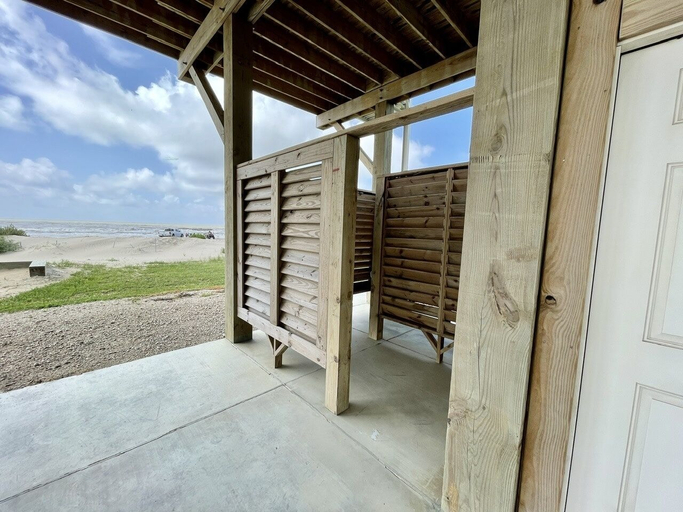 Property grounds 5, Amazing Grace 3 Bedroom Home by RedAwning, Galveston
