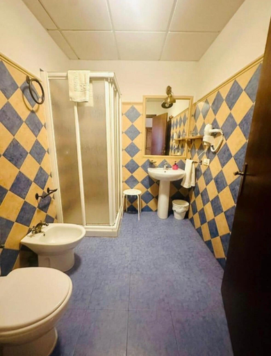 Bathroom 5, Villa Aemilius, Badajoz