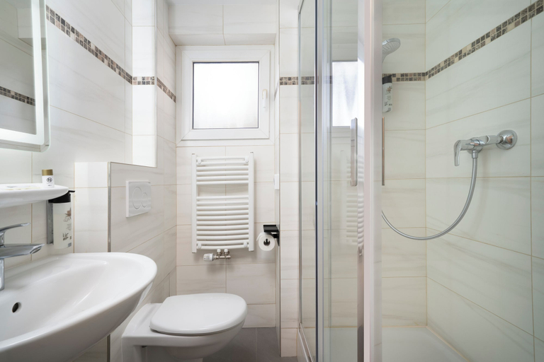 Bathroom 5, Sophien Hotel, Frankfurt am Main