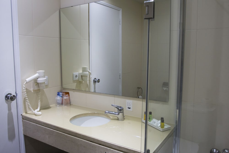 Bathroom 3, Star inn Peniche, Peniche