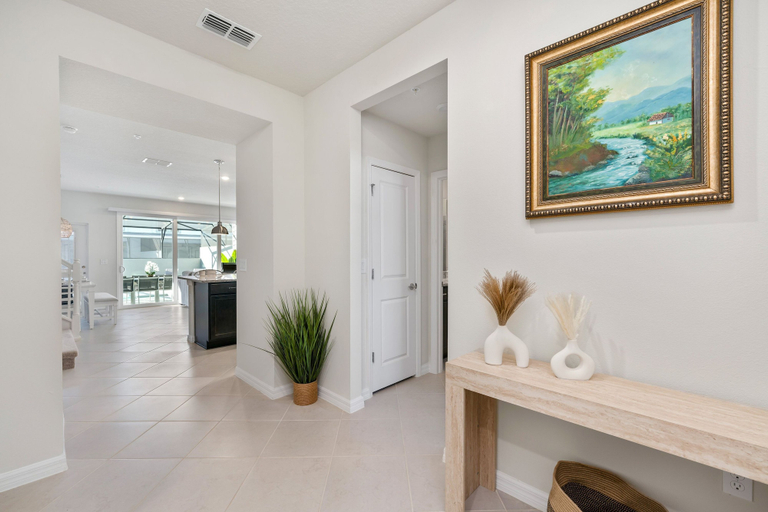 Room 4, Brand New Luxury Resort Home w Private Pool, Lake