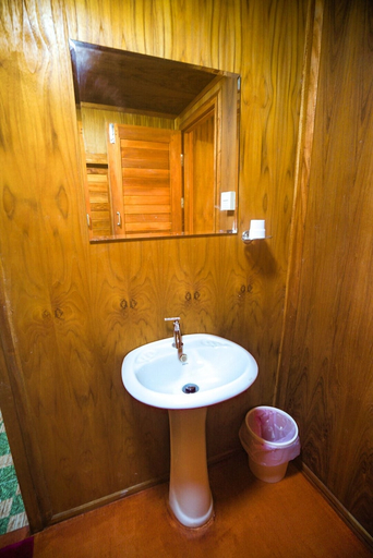 Bathroom 5, Talaungjit Resort & Garden, Lan Saka