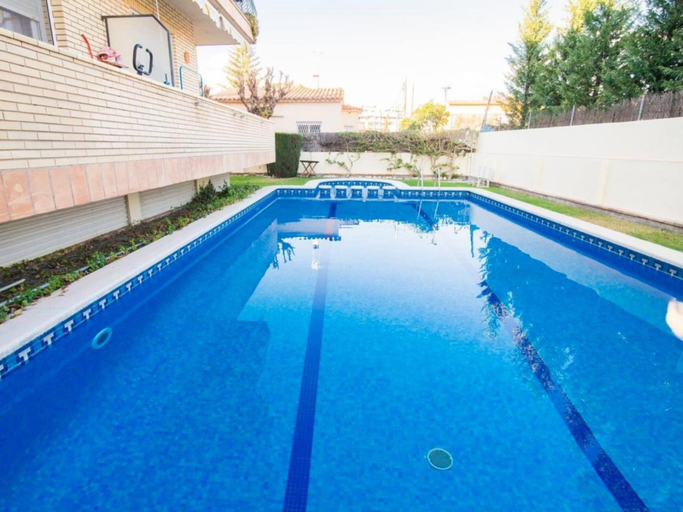 Others 1, Sunny Apartment 3 Blocks to the Beach, Barcelona