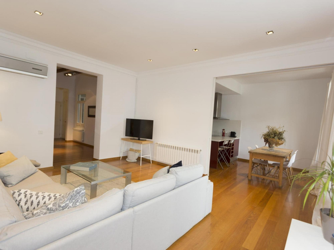 Room 5, Apartamento de Tres Habitaciones con Terraza 21B, Barcelona