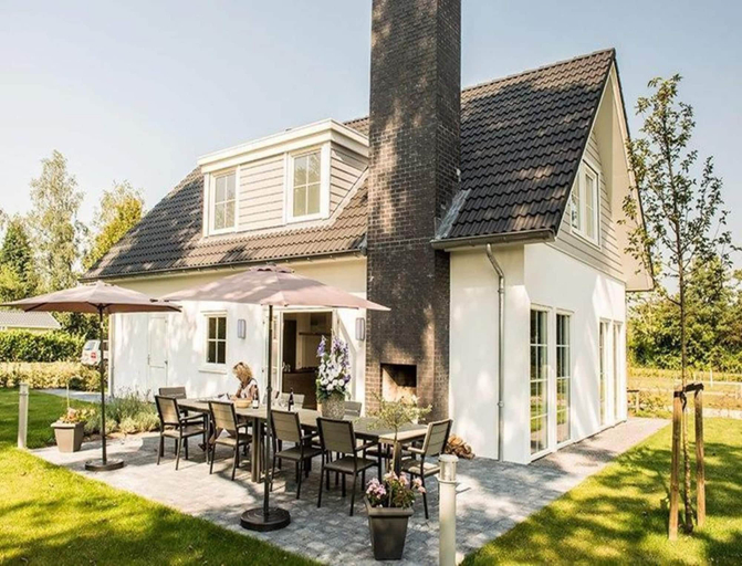 Primary image 1, Spacious Holiday Park Villa for 10, Baarle-Nassau
