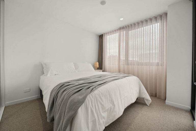 Room, Experience Elegance in This Chic 1-bed Unit, Canberra