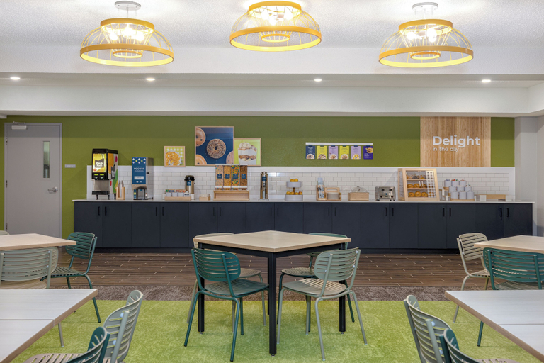 Food & Drinks 5, Spark by Hilton Ames, Story