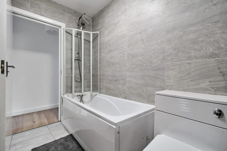 Room 2, Stay in Liverpool City Centre, Sefton