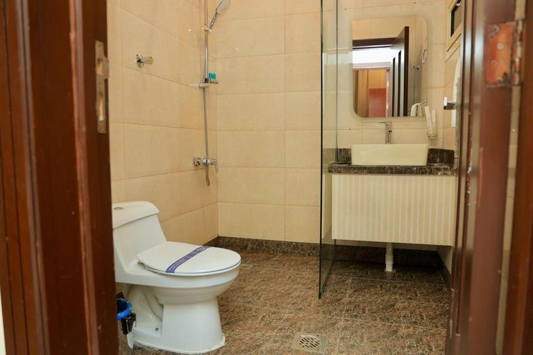 Bathroom 4, Smayah Suites And Apartments, Riyadh