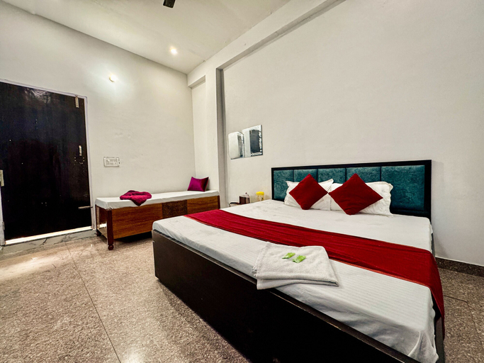 Room 5, Hotel radha Aradhya Sadan, Mathura
