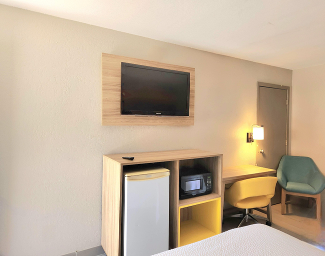 Bedroom 3, Days Inn by Wyndham McAllen, Hidalgo