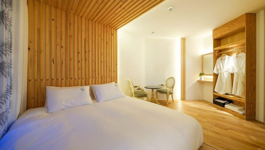 Bedroom 4, Groove-in Cafe Pension, Geoje