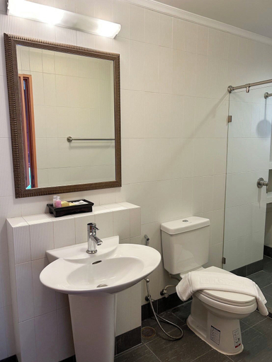 Bathroom 3, Pacific Residence 39, Wattana