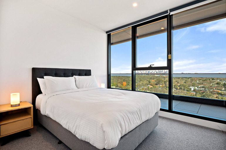 Room 4, Stylish City-view Apartment With Amenities, Melbourne