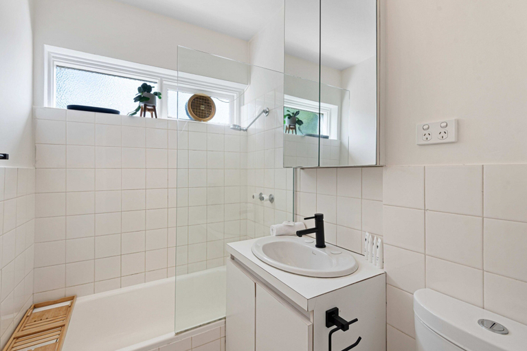 Bathroom, Contemporary 1-bed Unit Near Chapel St, Melbourne