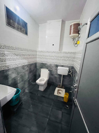Bathroom 2, New khandelwal Guest House, Sikar