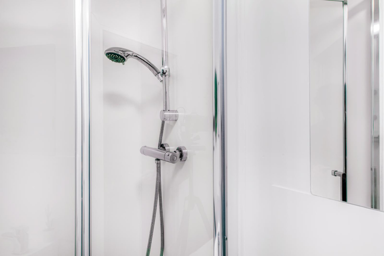 Bathroom 2, west walk house, Nottingham