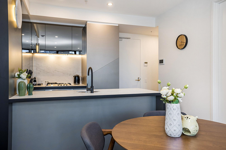 Others 5, Modern City Apartment With Stunning CBD Views, Melbourne
