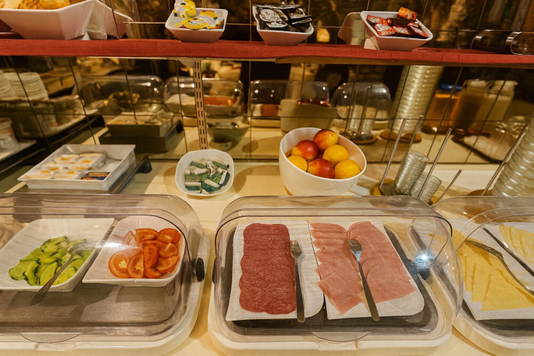 Food & Drinks 5, Apartments Atomis Hotel Düsseldorf City, Düsseldorf
