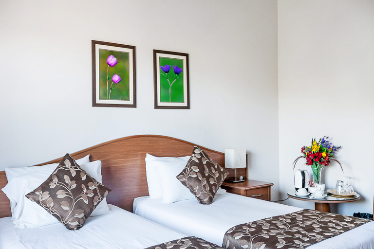 Bedroom 2, The Ship Inn Hotel Villas
