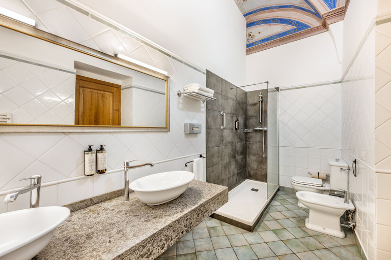 Bathroom 5, Palazzo Catalani Resort, Viterbo