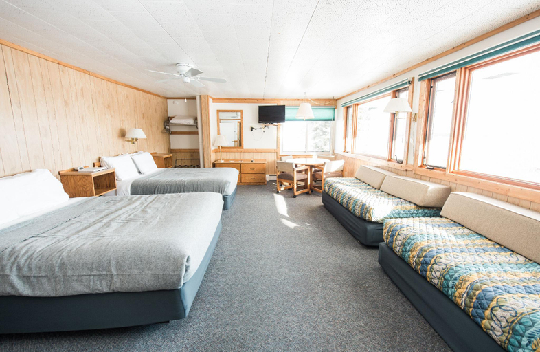 Bedroom 2, Seagull Bay Motel, Lake Superior