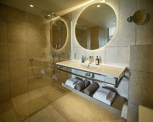 Bathroom 4, Robinson Cyprus, Larnaca