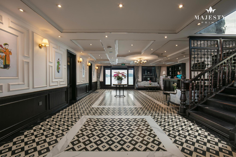 Public Area 4, Majesty Prime Cruise, Hạ Long