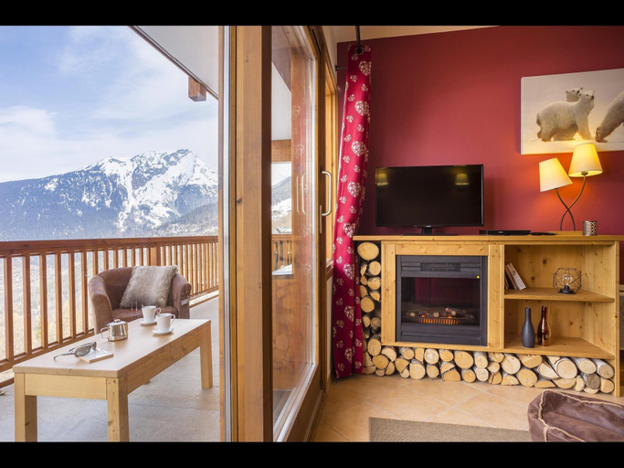 5, Apartment in France with Spa and Mountain Views, Savoie