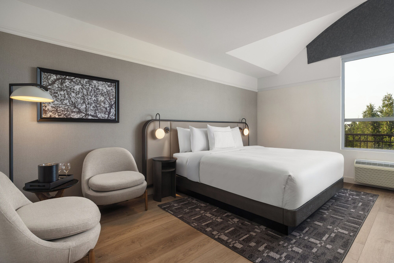 Bedroom 3, Hotel Vallea Bromont, Tapestry Collection by Hilton, La Haute-Yamaska