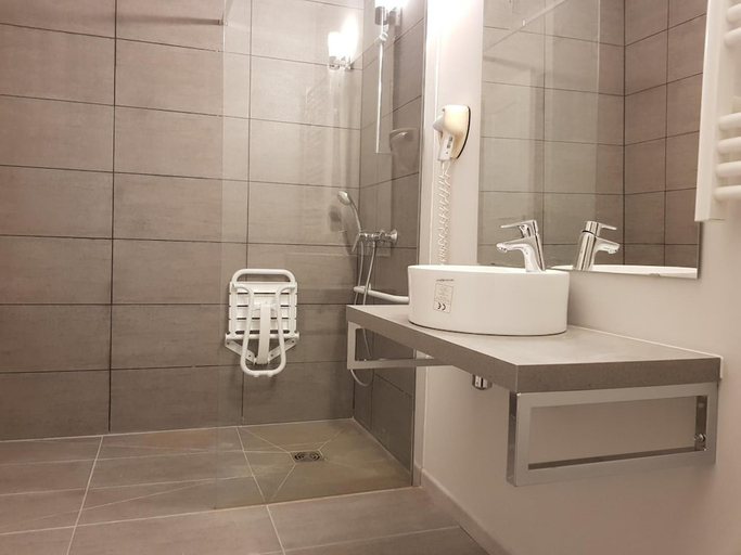 Bathroom 3, Hôtel de L'Etoile, Alpes-Maritimes