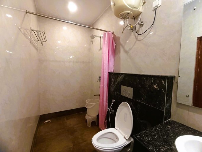 Bathroom 5, Hotel Ganga Azure, Hardwar