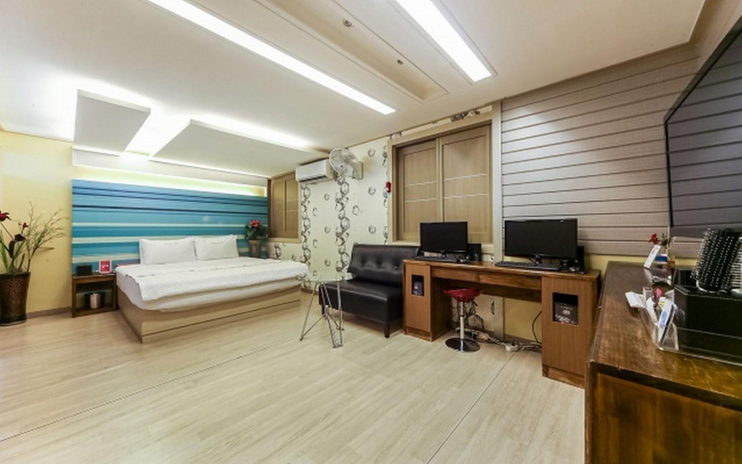 Bedroom, Yangsan Deokgye N, Yangsan