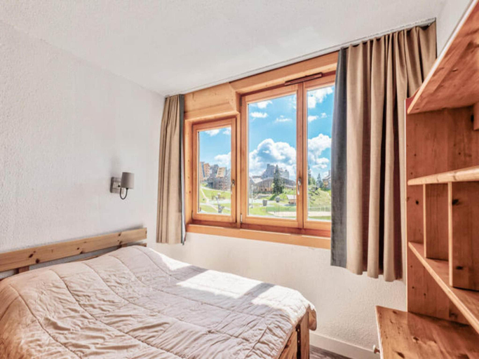 Bedroom 2, Apartment in Avoriaz with Ski-InSki-Out Access, Haute-Savoie