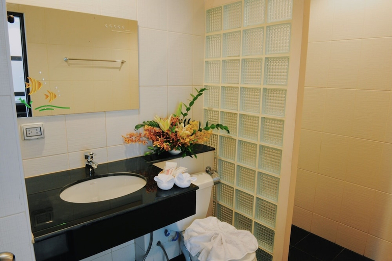 Bathroom 4, Ice Kamala Beach Hotel, Phuket Island