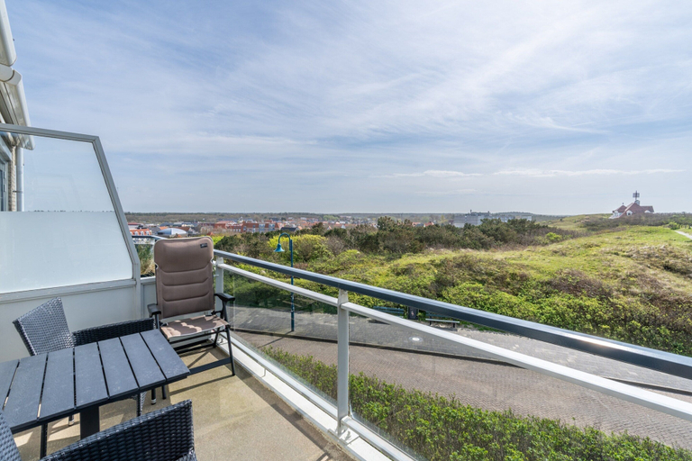 View from property 4, 4-person apartment with island-sea view, Texel