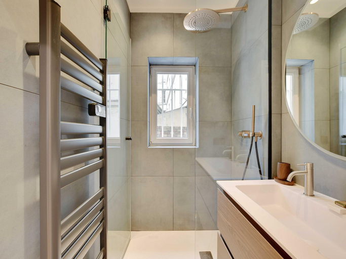 Bathroom 3, Spacious apartment - Bastille, Paris