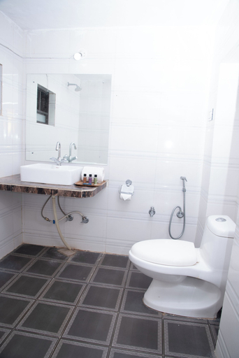 Bathroom 4, Shivika Lake Hotel Ranakpur, Pali