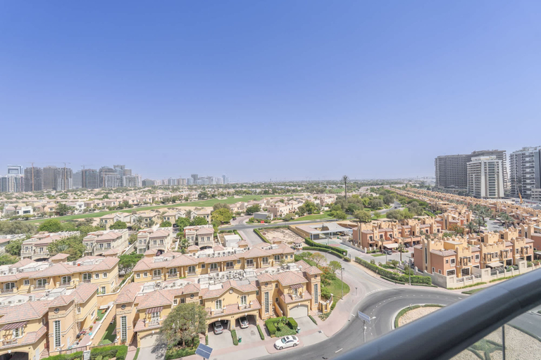 Room 5, Modern 1-bed With Scenic Golf Course View, Dubai